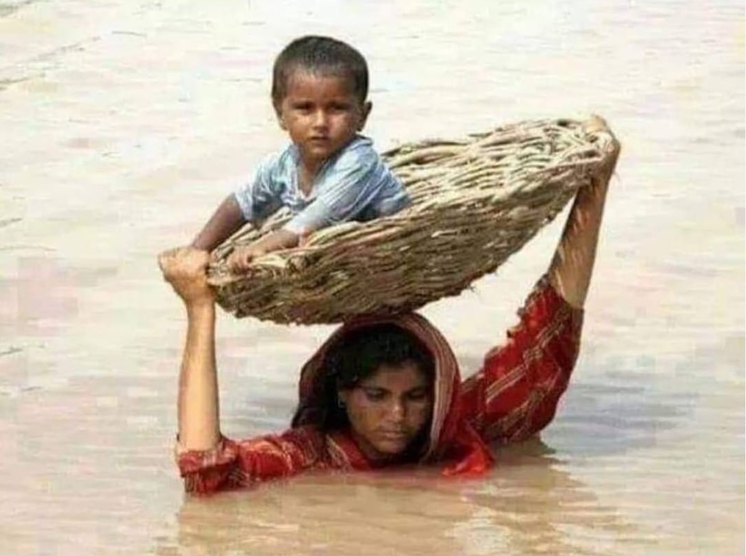 zan carrying child